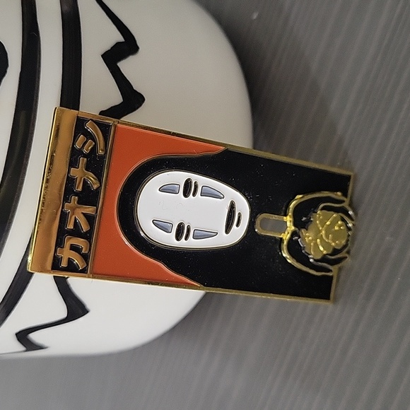 SPIRITED AWAY Studio Ghibli Spirited Away No-Face Slider Enamel Pin - Picture 1 of 2